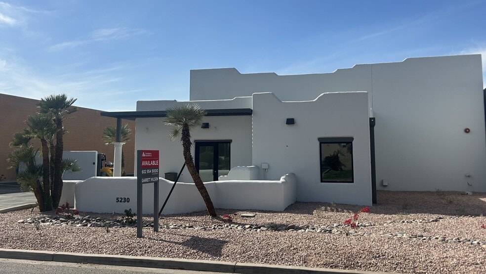 5230 S 39th St, Phoenix, AZ for lease - Building Photo - Image 1 of 2