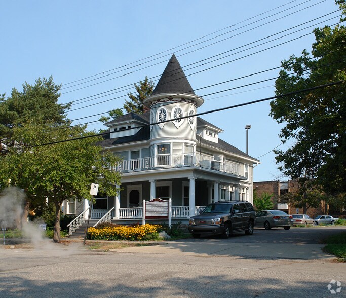 222 W Genesee St, Lansing, MI 48933