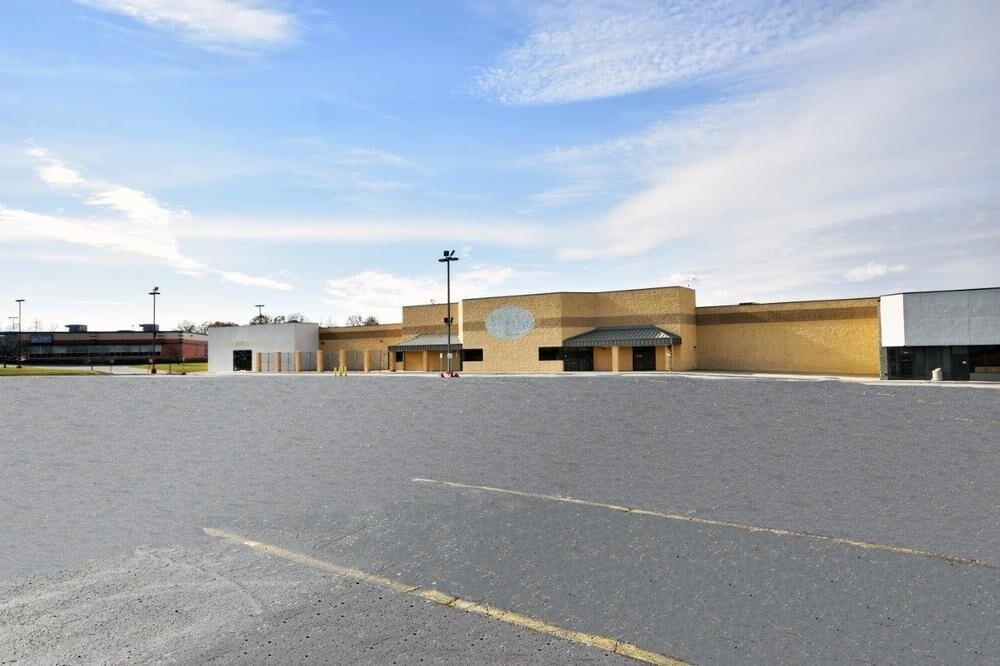 3066 S Linden Rd, Flint, MI 48507 Flex for Lease