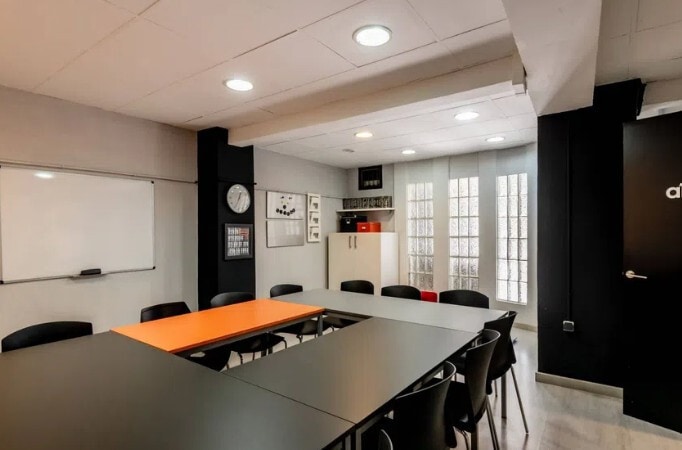 L'Hospitalet de Llobregat, BAR 08906 - Unit - - - Interior Photo - Image 1 of 1