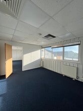 Office in Hangar 4, Cecil Pashley Way, Shoreham Airport, Shoreham by Sea for lease Interior Photo- Image 2 of 4