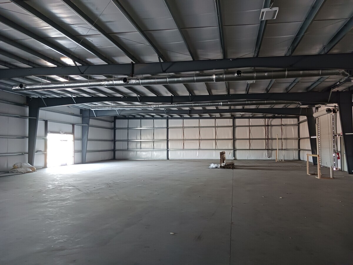 201 Commerce Center Dr, Brunswick, GA 31523 - Unit 100 - - Interior Photo - Image 1 of 2