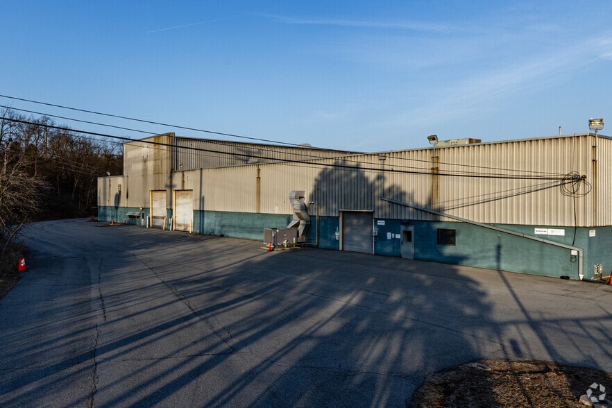 4930 Buttermilk Hollow Rd, West Mifflin, PA for sale - Building Photo - Image 2 of 7