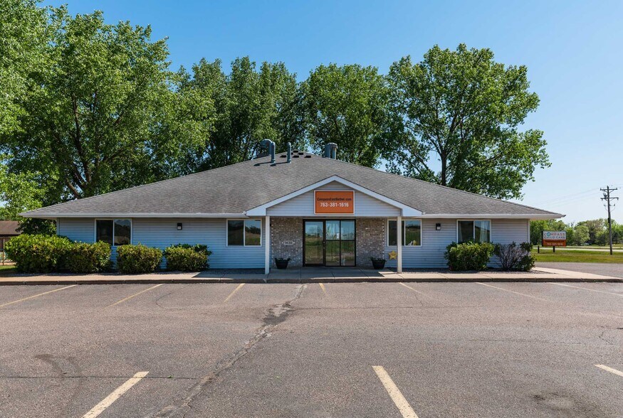 1438 NE 215th Ave, Cedar, MN for sale - Building Photo - Image 1 of 1