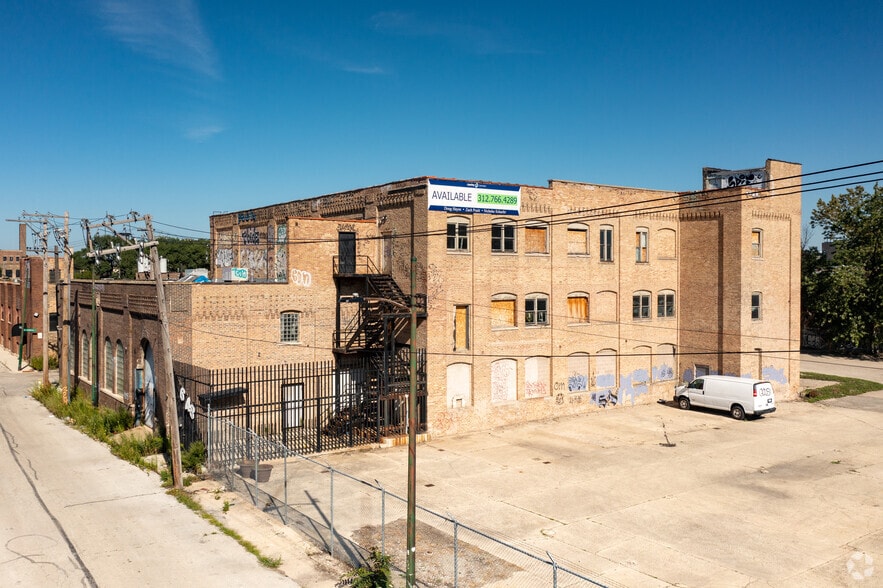 1648 W Kinzie St, Chicago, IL for sale - Building Photo - Image 1 of 17