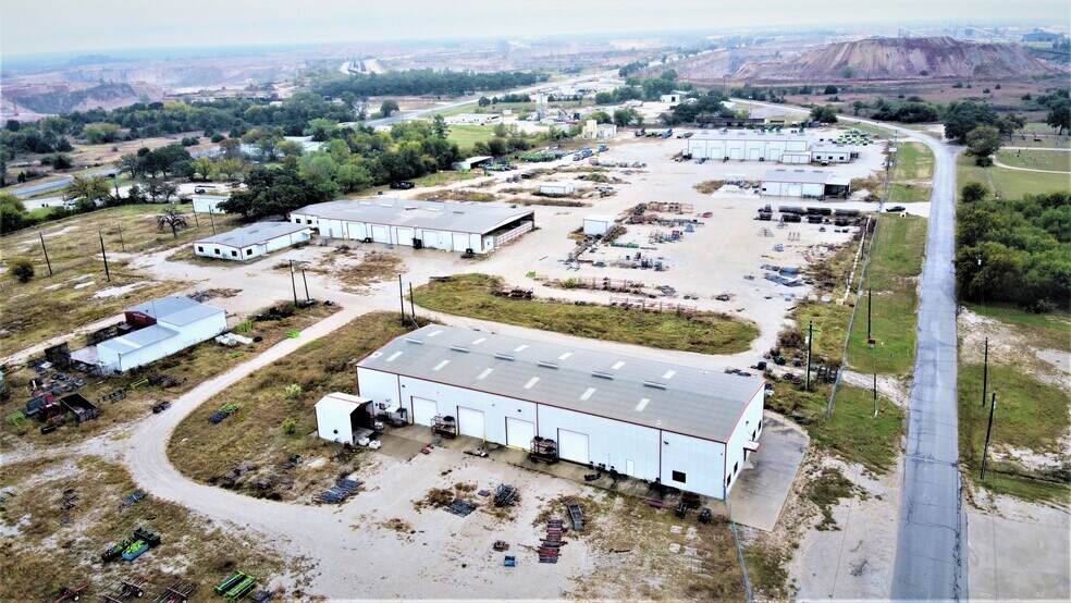 705 S Weatherford St, Chico, TX for sale - Primary Photo - Image 1 of 1