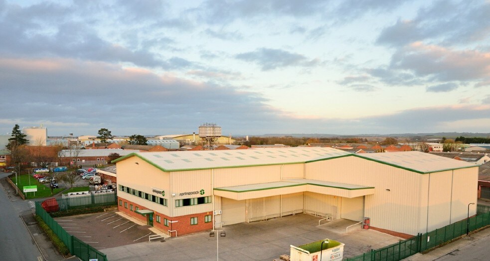 Racecourse Rd, Pershore, WR10 2EY