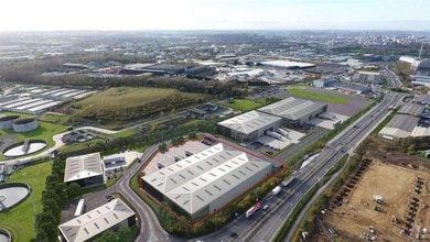 Pontefract Ln, Leeds for lease Building Photo- Image 1 of 4