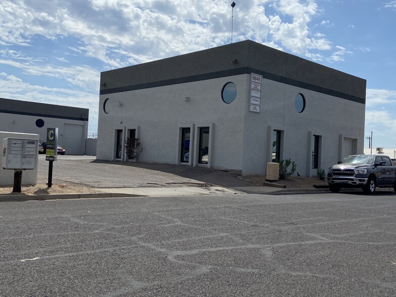 9855 N 19th Dr, Phoenix, AZ for lease - Building Photo - Image 1 of 4