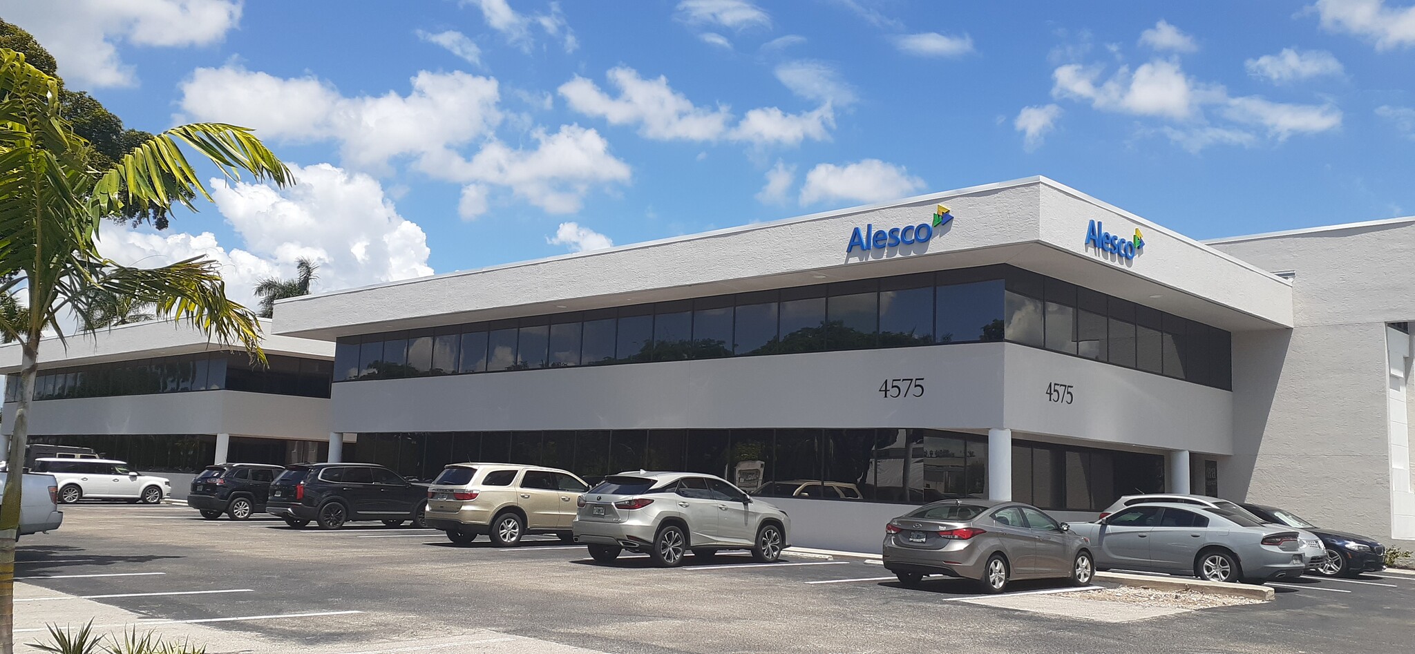 4575 Via Royale, Fort Myers, FL for lease Building Photo- Image 1 of 11