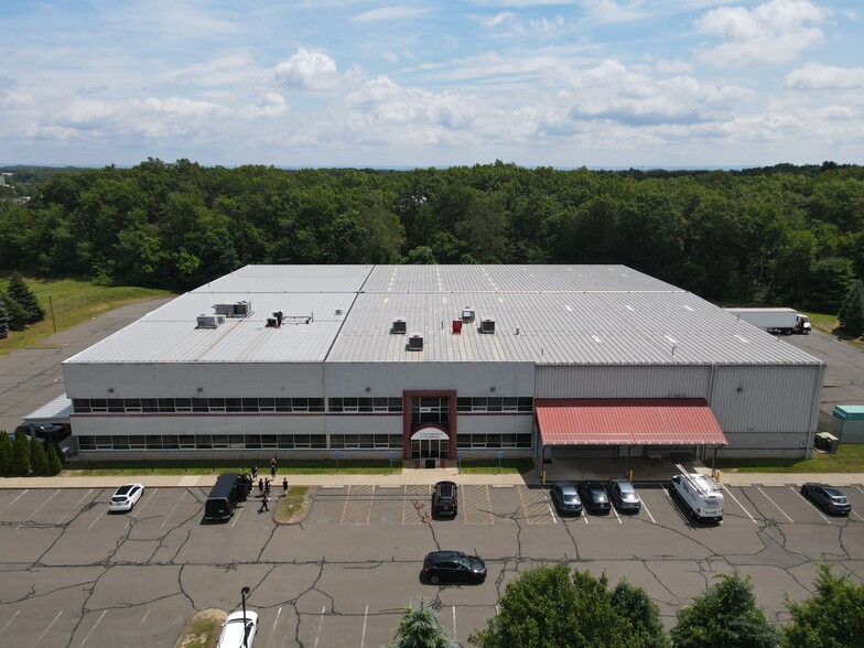 450 Woodland Ave, Bloomfield, CT for sale - Building Photo - Image 2 of 44