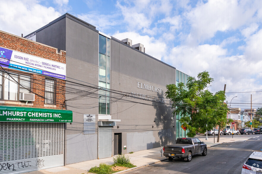 9020 Elmhurst Ave, Jackson Heights, NY for lease - Building Photo - Image 2 of 3