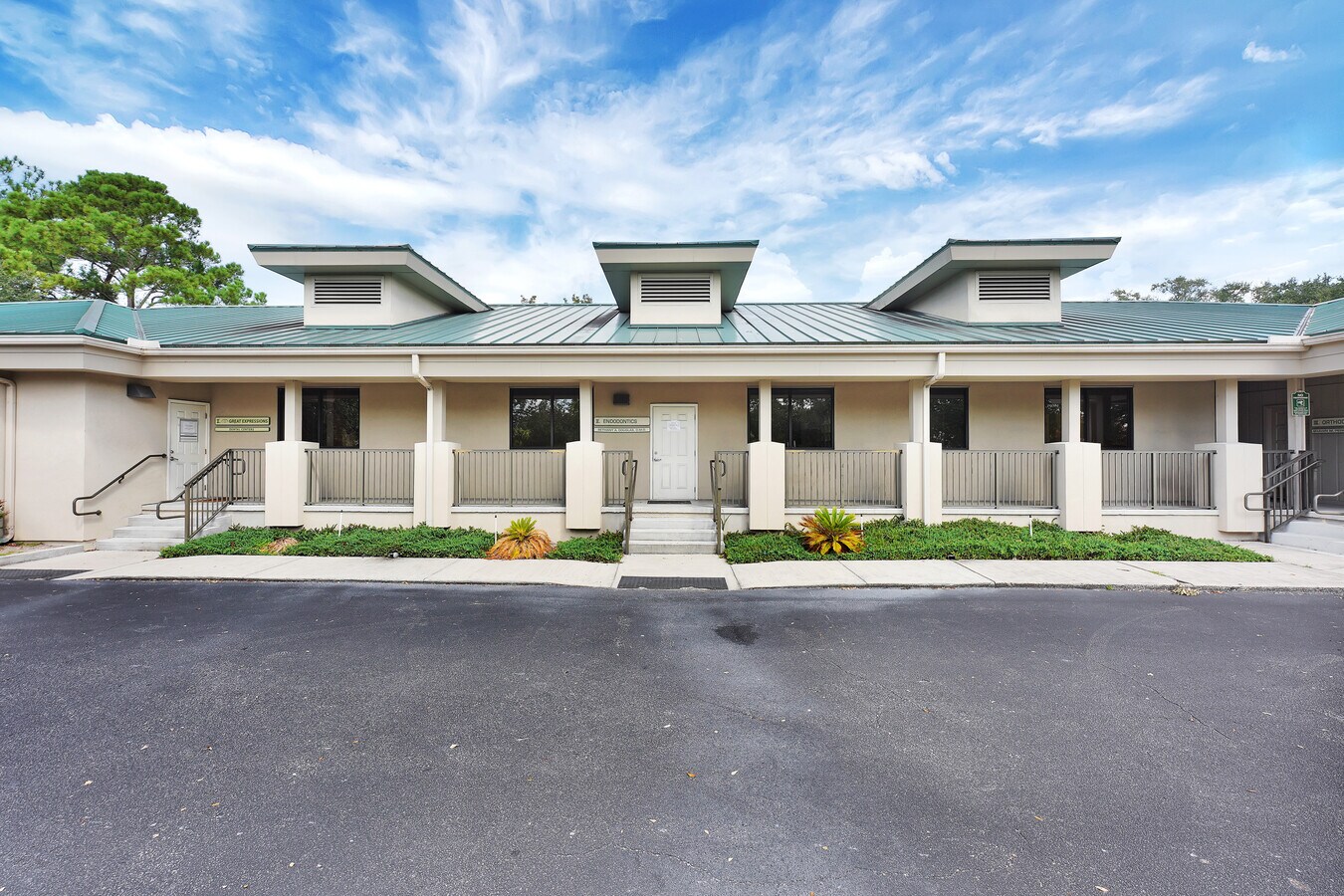 9109 Baymeadows Rd, Jacksonville, FL 32256