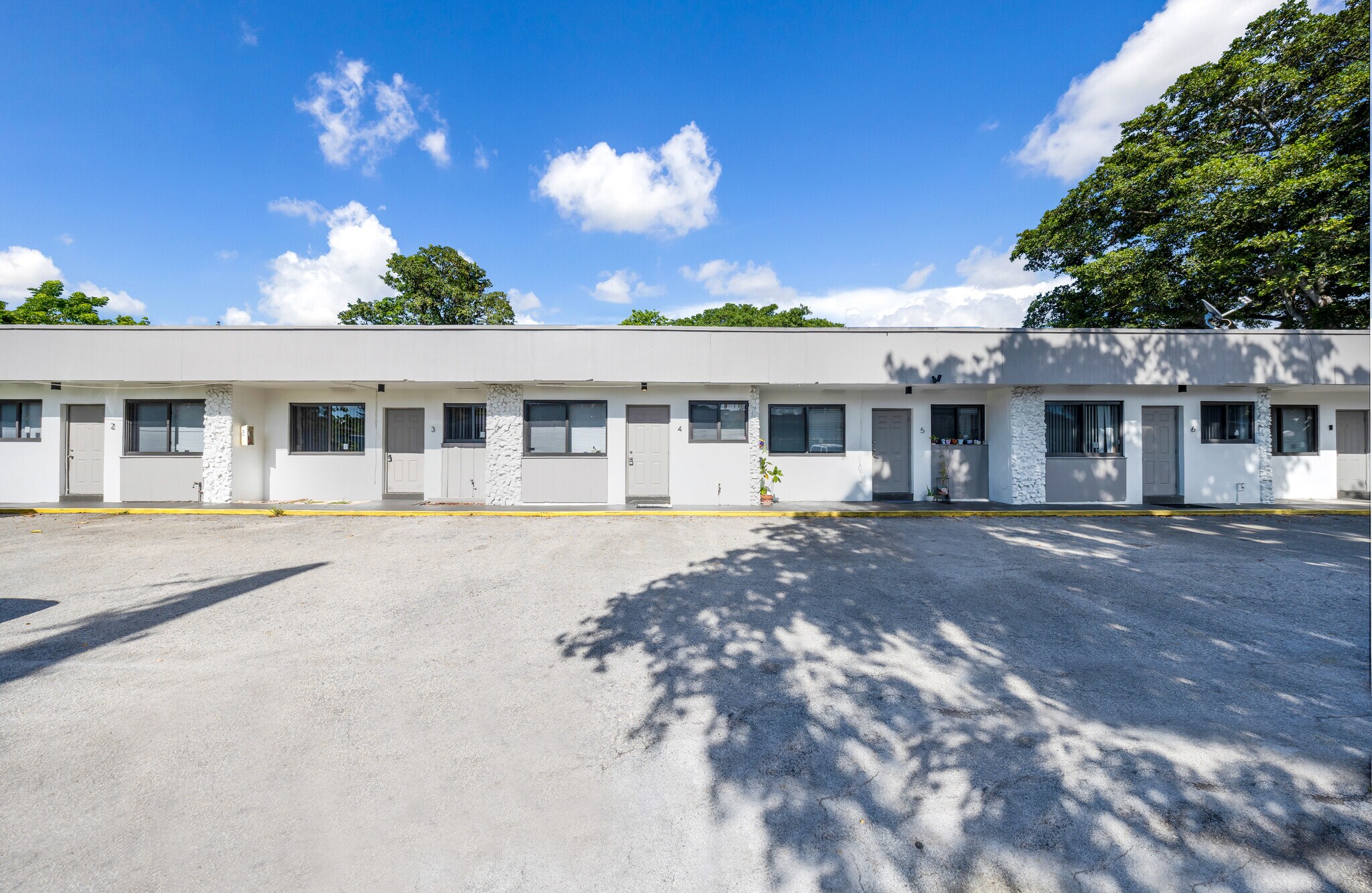 2237 Taylor St, Hollywood, FL for sale Building Photo- Image 1 of 1