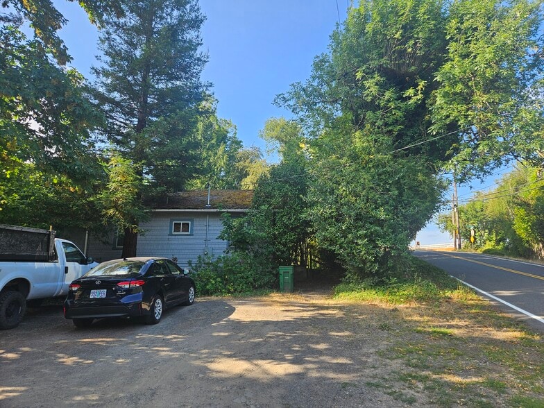 5930 SW Shattuck Rd, Portland, OR for sale - Building Photo - Image 2 of 4