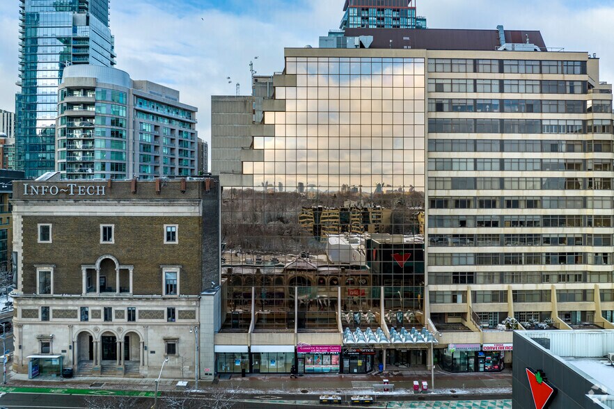 890 Yonge St, Toronto, ON for lease - Building Photo - Image 2 of 5