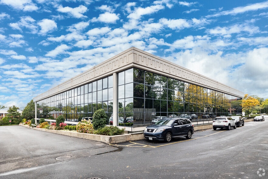 600 Northern Blvd, Great Neck, NY for sale - Primary Photo - Image 1 of 1