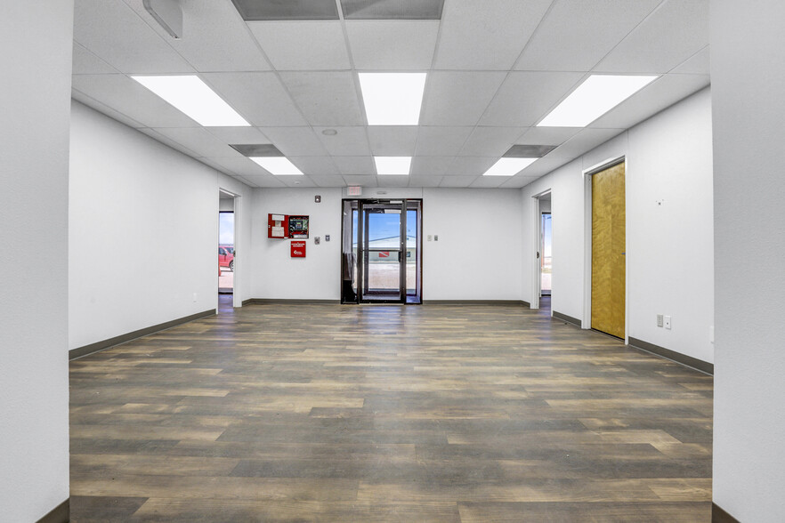 3908 N Frankford Ave, Lubbock, TX for lease - Building Photo - Image 3 of 14