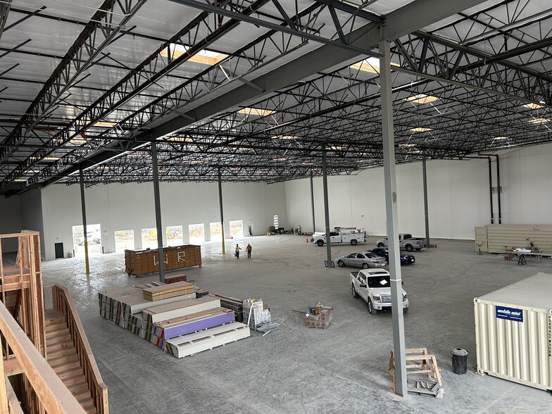 18001 S Main St, Gardena, CA for lease - Building Photo - Image 3 of 10