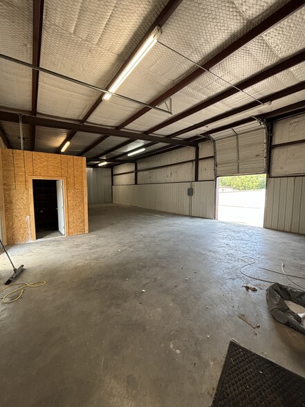 308 State Highway 110 N, Whitehouse, TX for lease - Interior Photo - Image 3 of 4