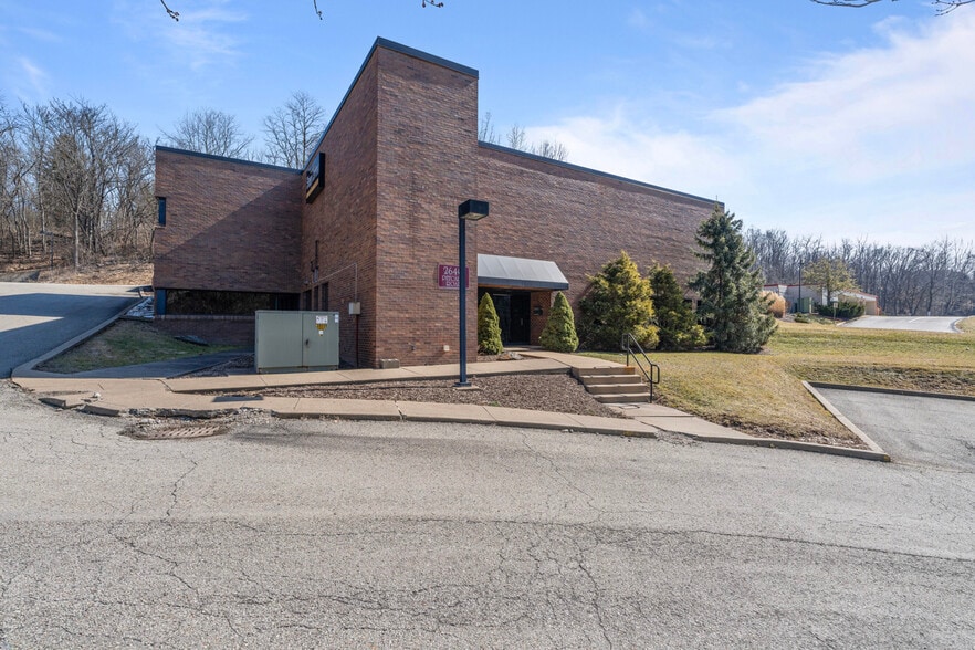 2640 Pitcairn Rd, Monroeville, PA for lease - Building Photo - Image 2 of 60