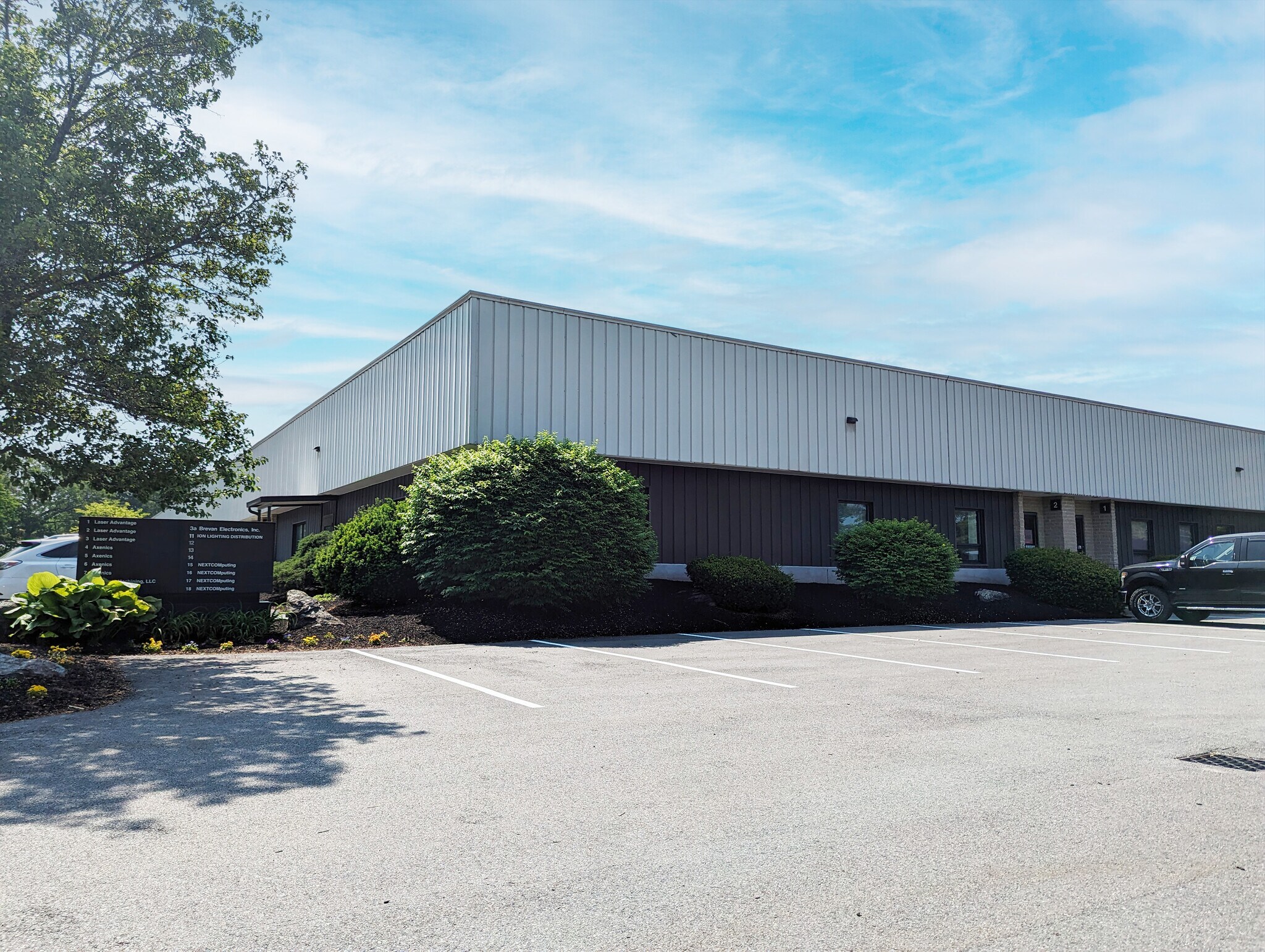 4 Townsend West, Nashua, NH for lease Building Photo- Image 1 of 5