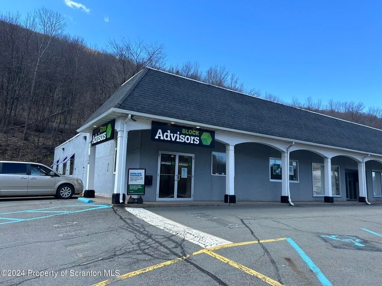 233 Northern Blvd, Clarks Summit, PA for lease - Building Photo - Image 2 of 6