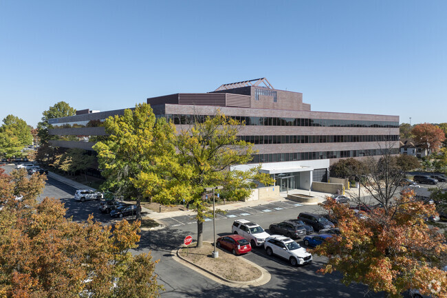 More details for 381 Elden St, Herndon, VA - Office for Sale