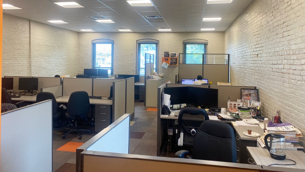 52 Diamond St, Brooklyn, NY for lease - Interior Photo - Image 3 of 6