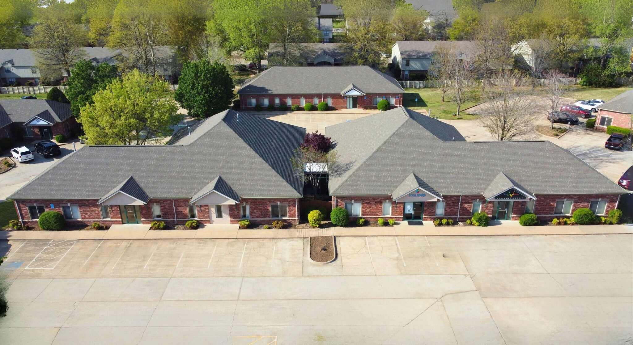 60 W Sunbridge Dr, Fayetteville, AR for lease Building Photo- Image 1 of 12
