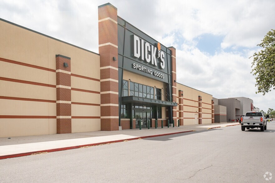 716-732 E US Highway 83, McAllen, TX for sale - Primary Photo - Image 1 of 1