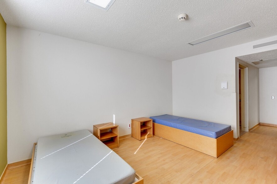 5121 Raytown Rd, Kansas City, MO for sale - Primary Photo - Image 1 of 6