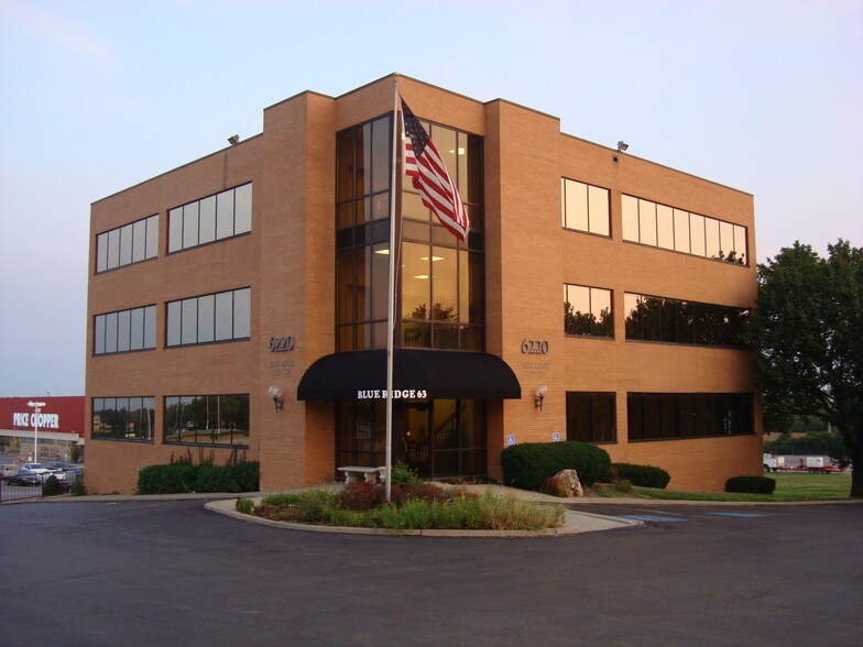 6220 Blue Ridge Cutoff, Raytown, MO for sale - Building Photo - Image 1 of 1