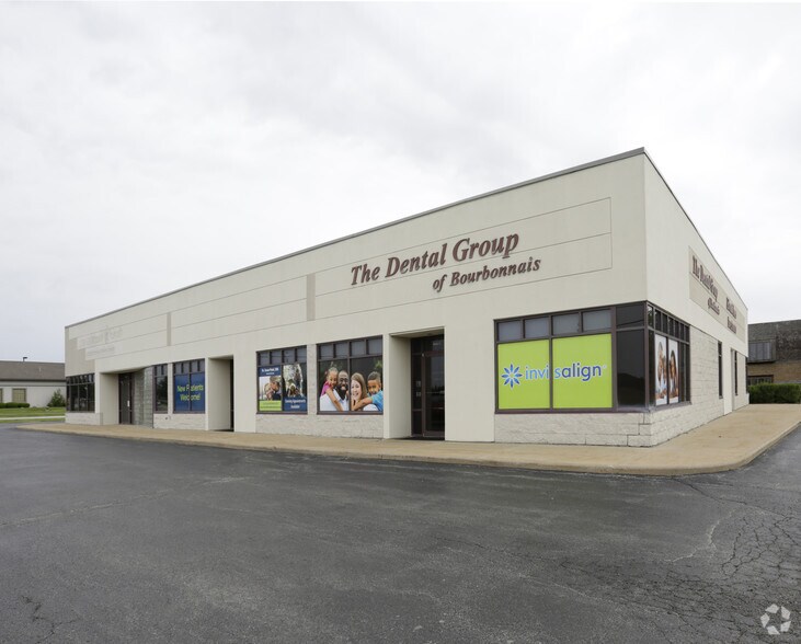 761 NW Main St NW, Bourbonnais, IL for lease - Primary Photo - Image 1 of 7