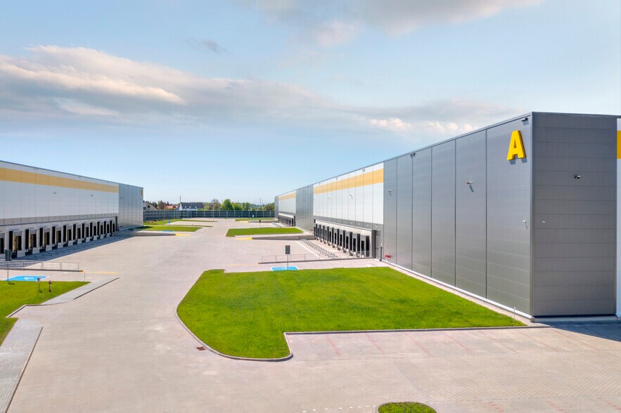 for lease - Building Photo - Image 2 of 4