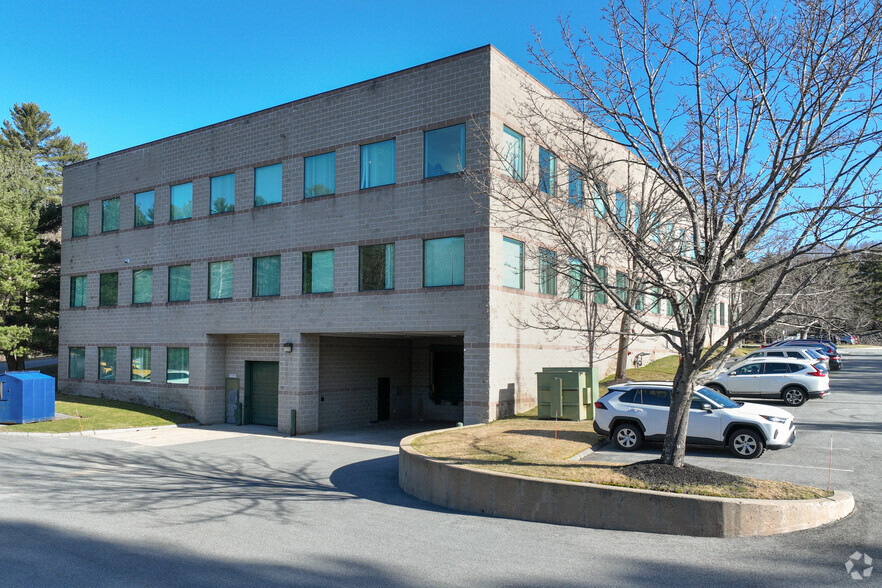 300 Rosewood Dr, Danvers, MA for lease - Building Photo - Image 2 of 4