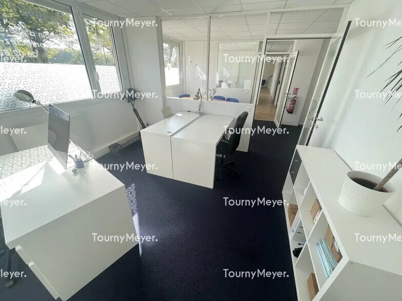 Office in Nantes for lease - Interior Photo - Image 1 of 8