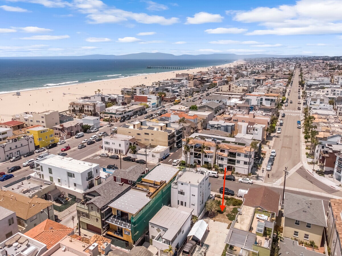 138 1st St, Hermosa Beach, CA 90254
