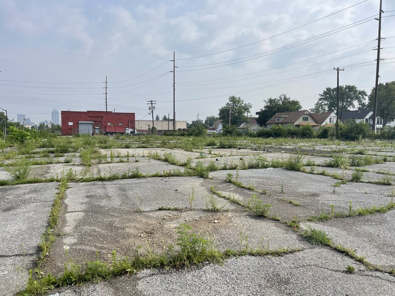 1915 Madison Ave, Indianapolis, IN for lease - Building Photo - Image 3 of 7