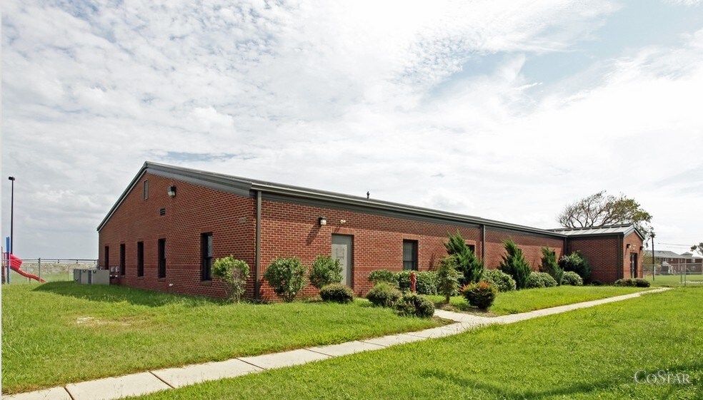 370 Fenwick Rd, Fort Monroe, VA 23651