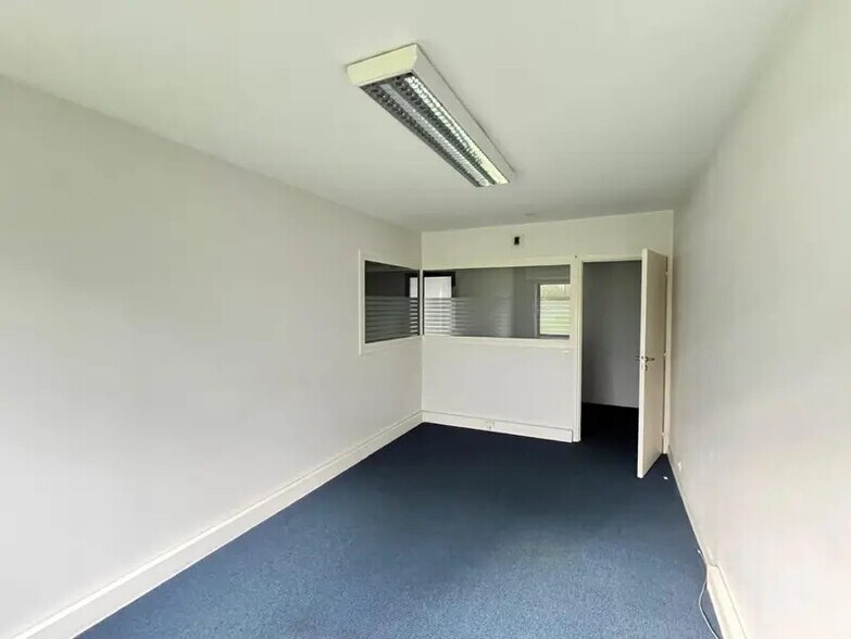 Office in VILLENEUVE-D'ASCQ for lease - Interior Photo - Image 3 of 4