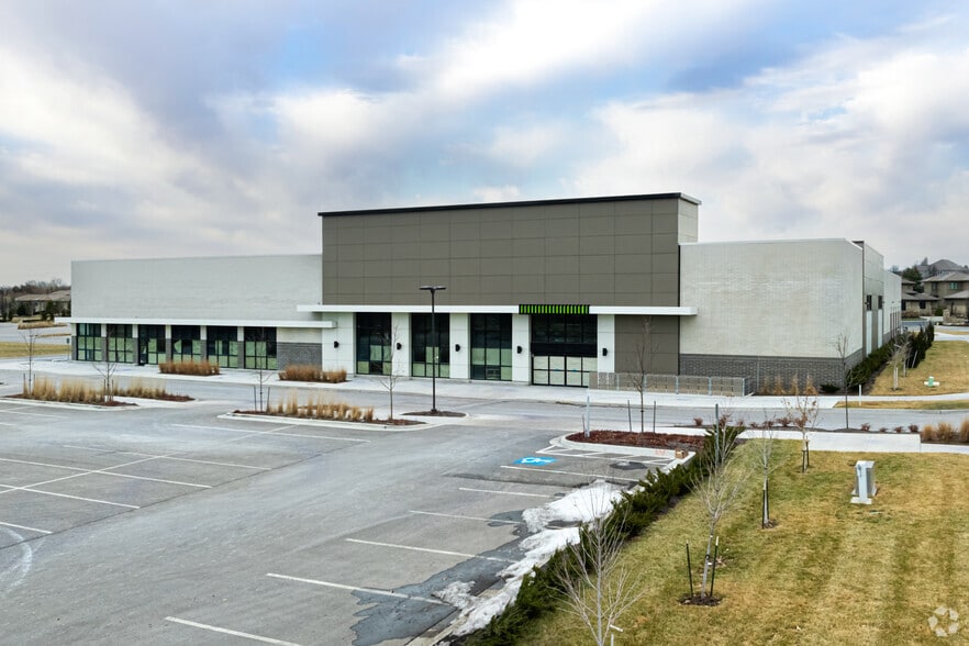 5601 W 135th St, Overland Park, KS for lease - Building Photo - Image 1 of 5