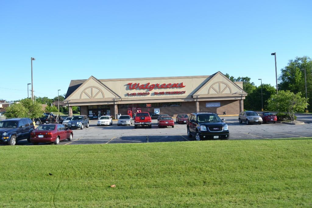 1525 E Kimberly Rd, Davenport, IA for sale Primary Photo- Image 1 of 1