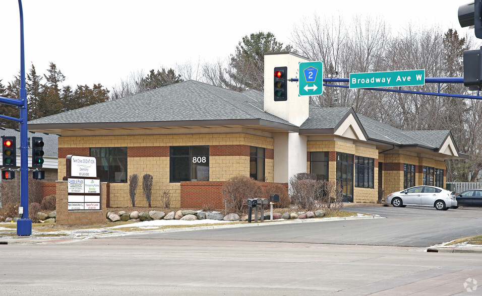 808 W Broadway Ave W, Forest Lake, MN for lease - Primary Photo - Image 1 of 2