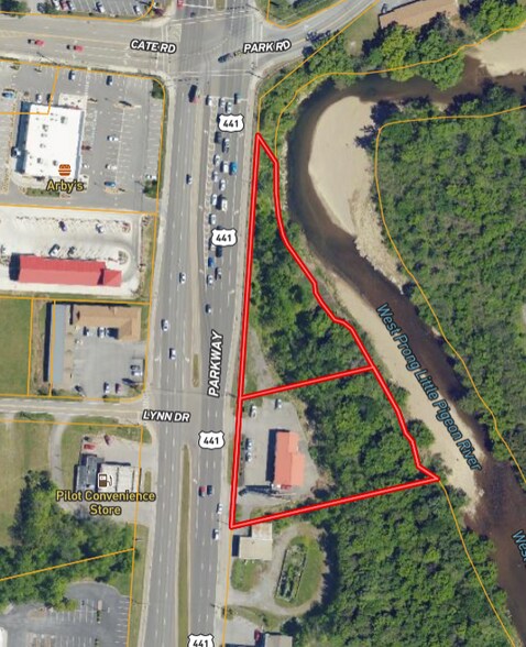 1403 Parkway, Sevierville, TN for lease - Primary Photo - Image 2 of 8