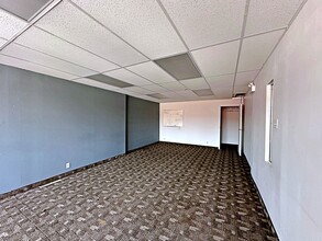 9908 Franklin Av, Fort McMurray, AB for lease Interior Photo- Image 2 of 10