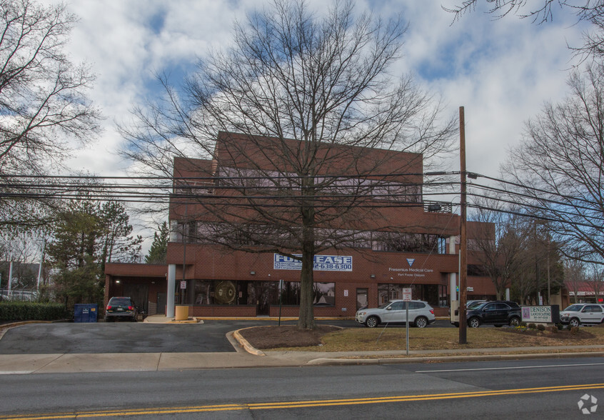 8507 Oxon Hill Rd, Oxon Hill, MD for lease - Primary Photo - Image 1 of 7