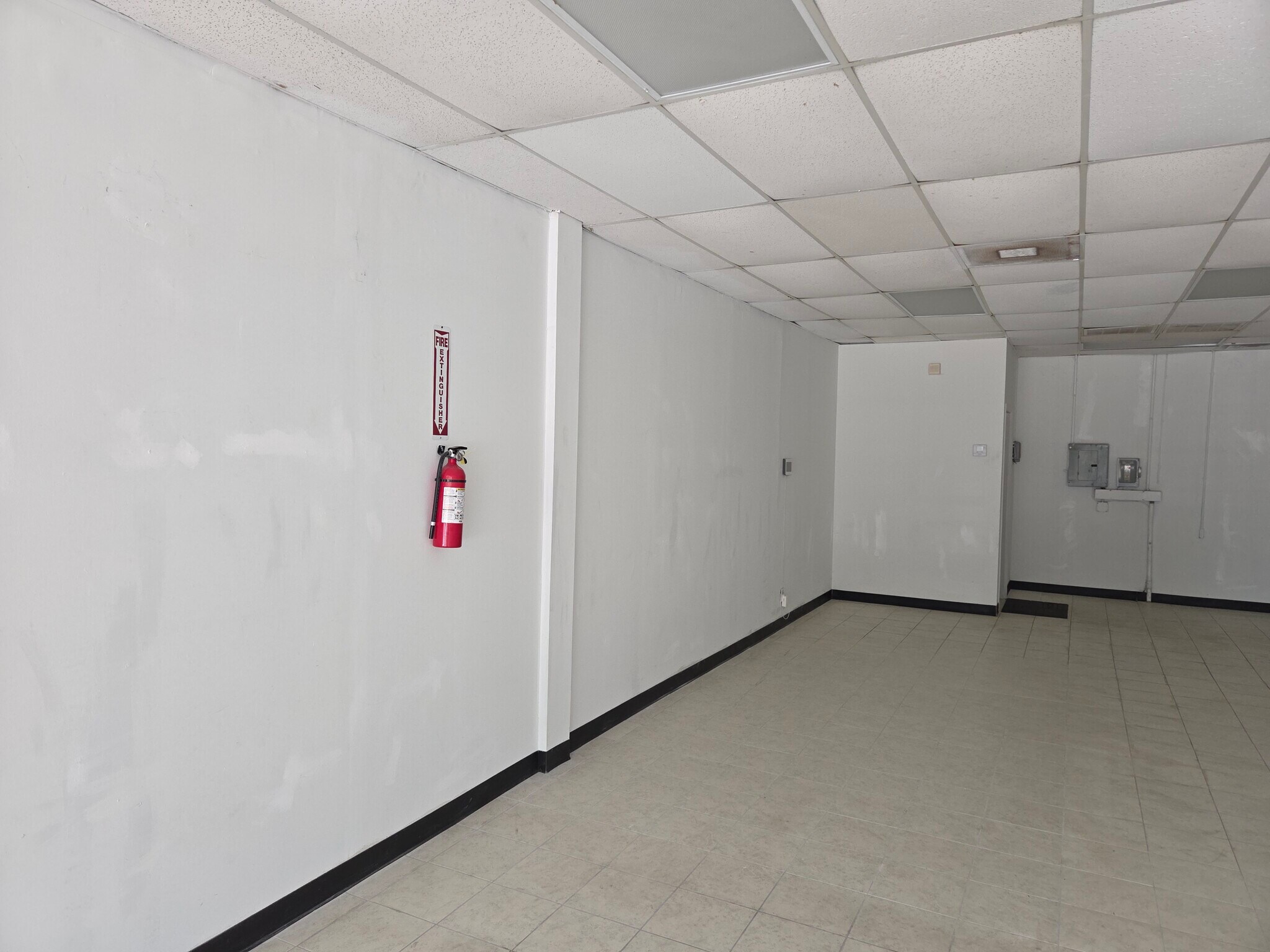 9820-9930 Windmill Lakes, Houston, TX for lease Interior Photo- Image 1 of 4