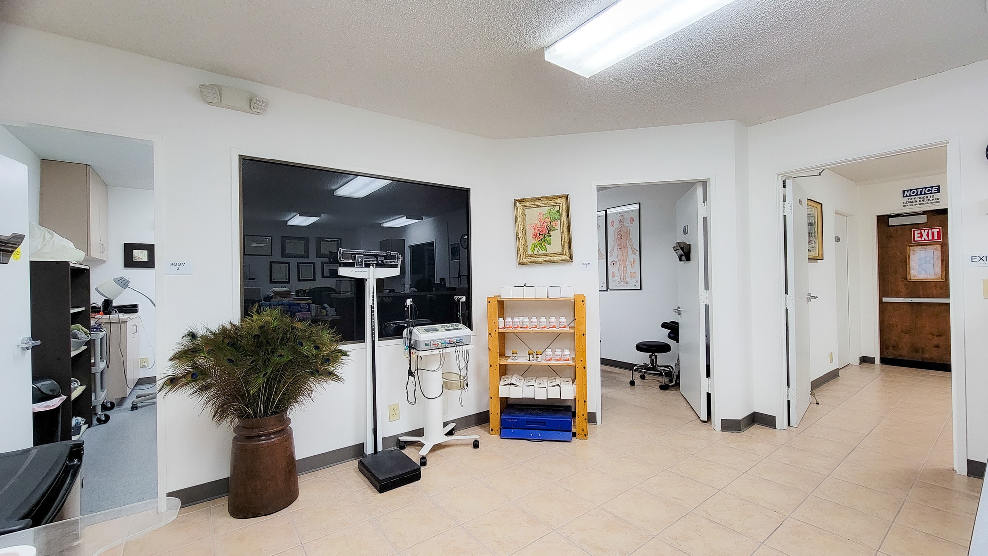 18145 Outer Hwy 18, Apple Valley, CA for lease Interior Photo- Image 1 of 7