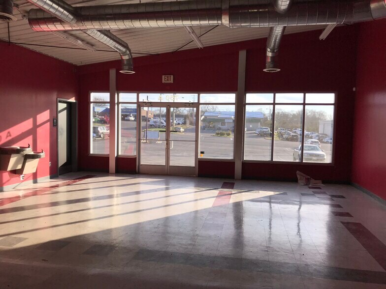 750 W Main St, Hendersonville, TN for lease - Building Photo - Image 3 of 5